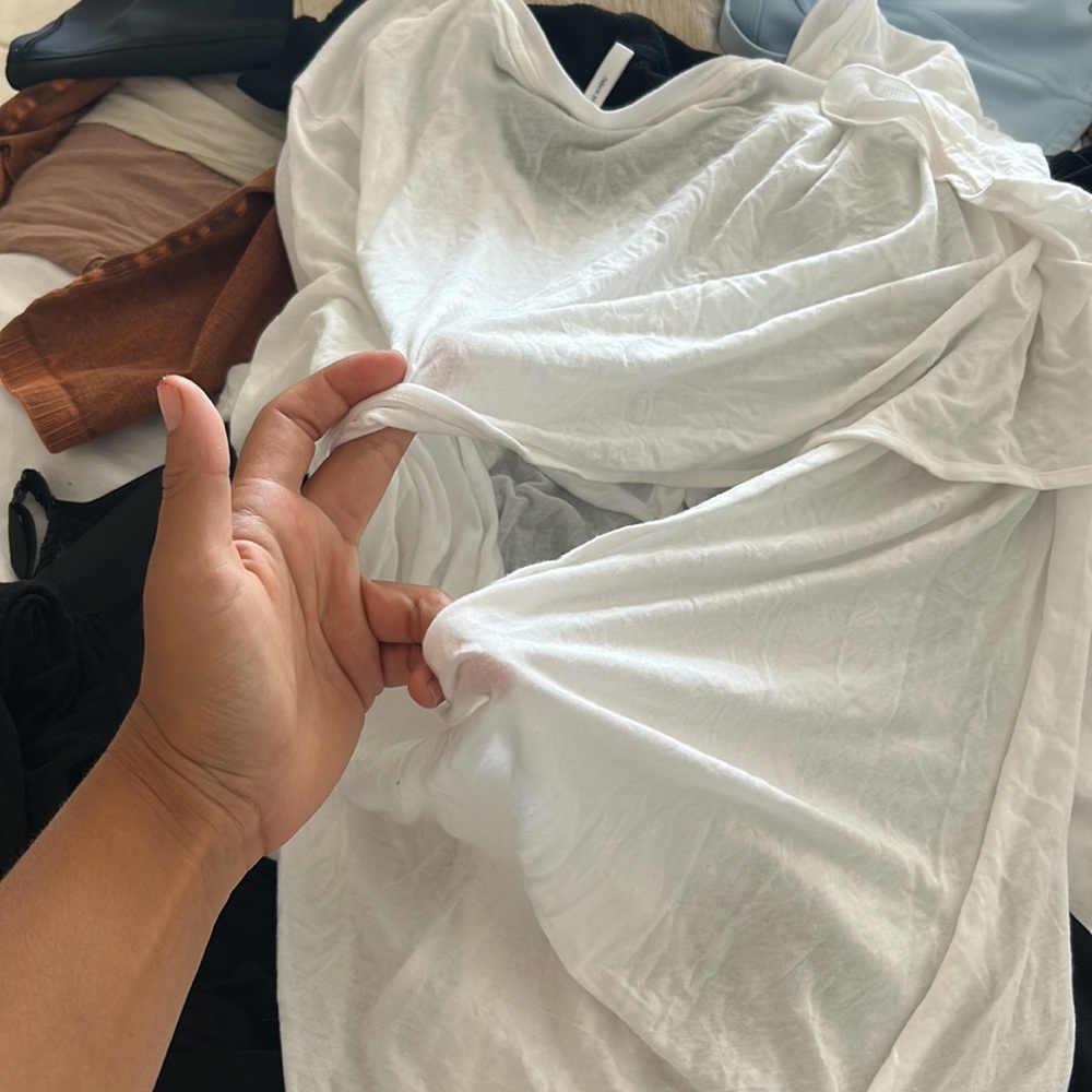 Super soft v neck tee - Picture 3 of 3